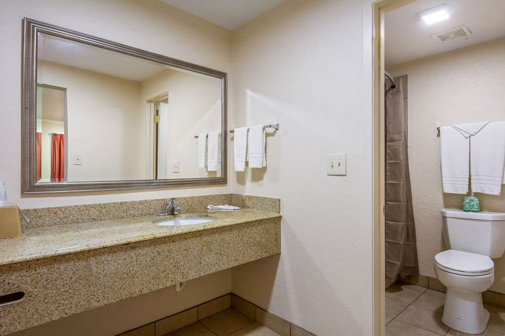Motel 6 Winnie TX - photo 23