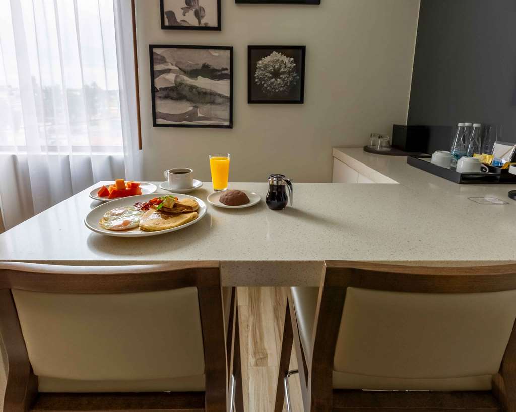Kitchen Bar