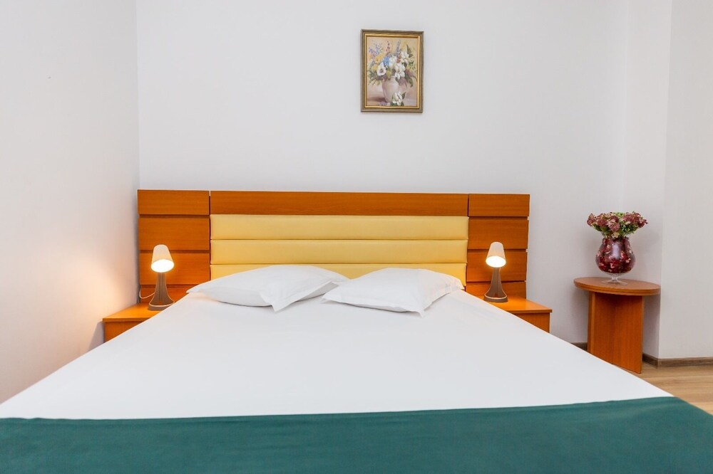Hotel Sir Colentina — Bucharest — photo 2