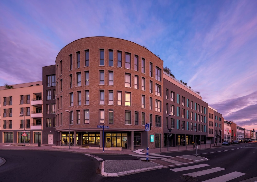 Rs Hotel Smart Modern Hotel Apartments — Bruhl