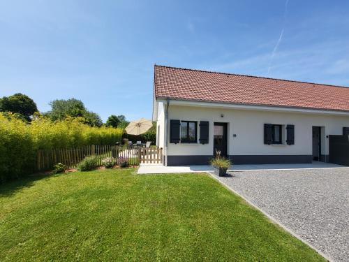 Gites Les Mondaines Les hirondelles — hotel in Favieres