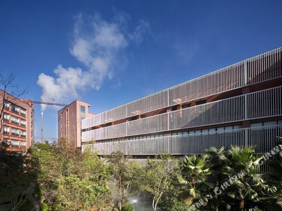 Tengchong Yunfeng Resort & Spa in Tengyue, People's Republic of China