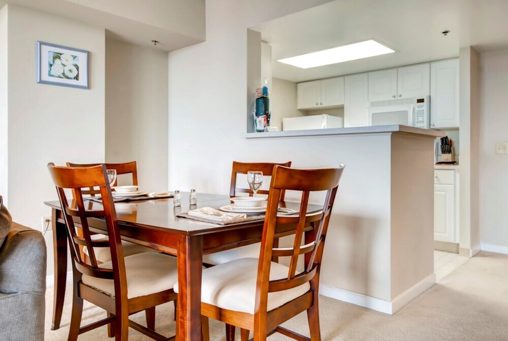 Meridian at Pentagon City by Global Luxury Suites - photo 11