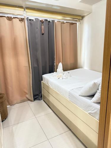 Aiza's CondoTel in Shell Residences near MOA and NAIA — 4-Star Luxury Hotel in Manila, Philippines