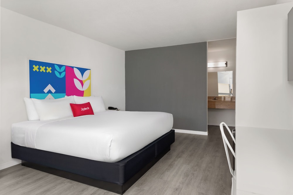 Baymont by Wyndham Orlando North Millenia - photo 11