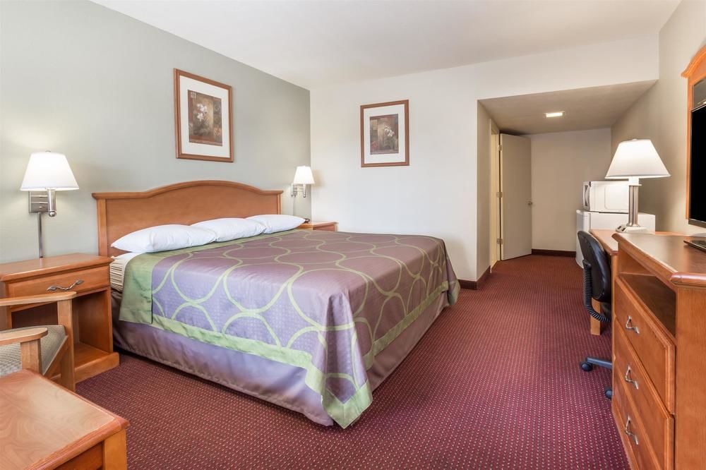 Super 8 by Wyndham Tempe ASU Airport - photo 11
