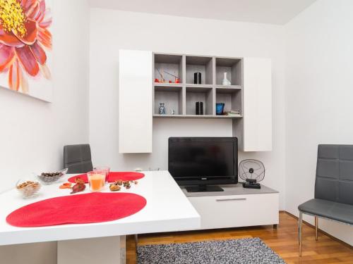 Apartment Adea One Bedroom Apartment with Terrace