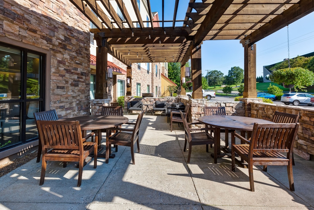TownePlace Suites by Marriott Nashville Airport - photo 34