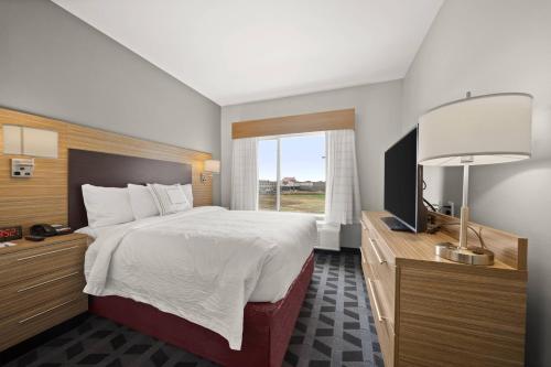TownePlace Suites Waco Northeast - photo 26