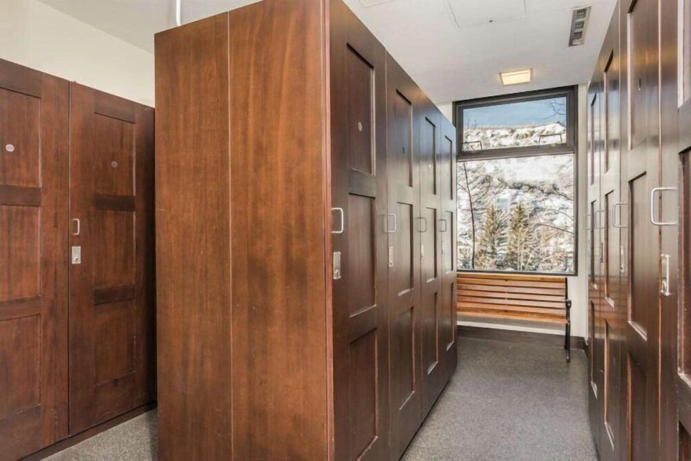 Luxury Ski in Ski out 1 Bedroom Colorado Resort Vacation Rental in the Heart of Snowmass Base Village - photo 16