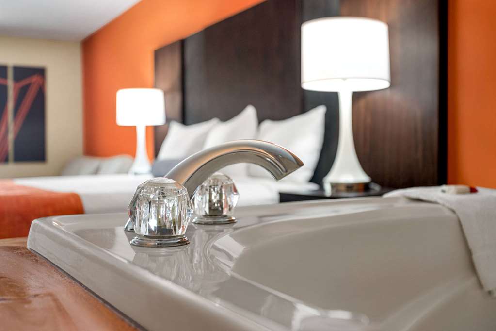 Howard Johnson by Wyndham Pigeon Forge - photo 39