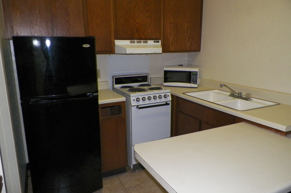 Amerihome Inn & Suites - photo 7