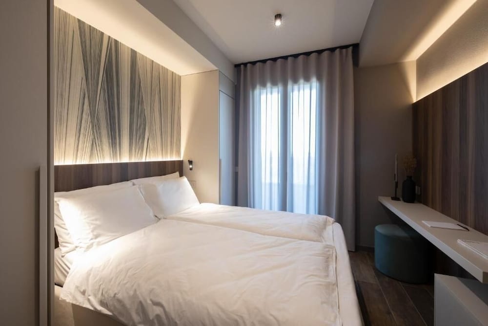 Stemor srl - last minute hotel in Desenzano Del Garda