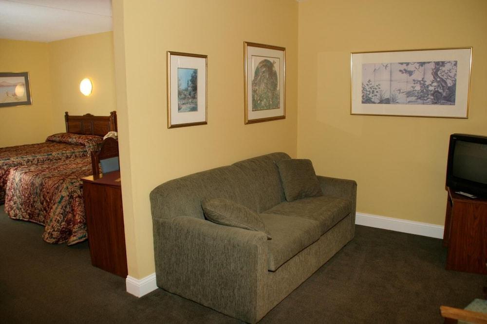 Cape Cod Irish Village - photo 11