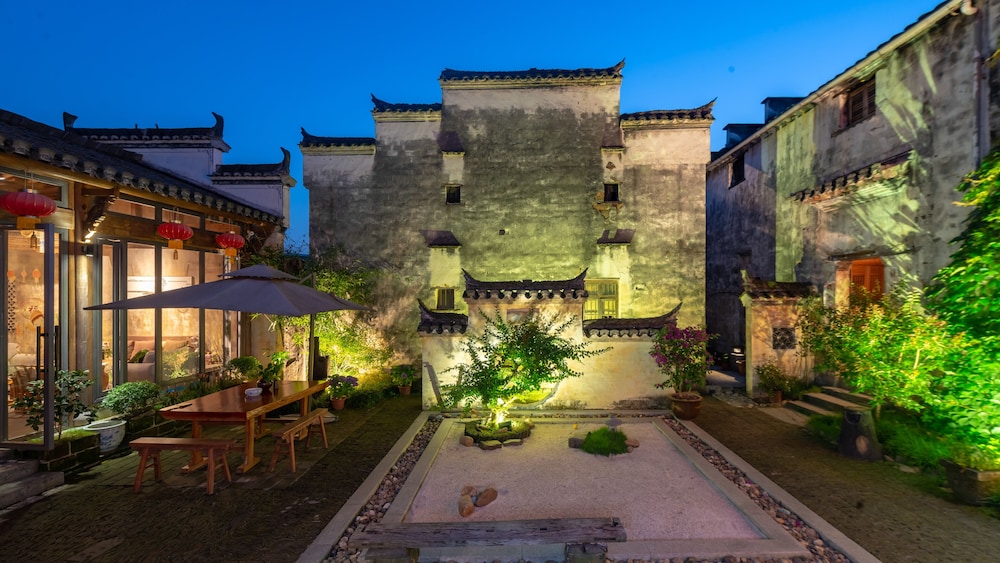 Floral Hotel Leisurely Life Wuyuan in Shangrao, People's Republic of China