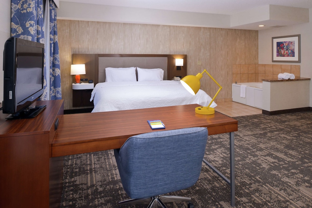 Hampton Inn & Suites Wilmington - photo 23