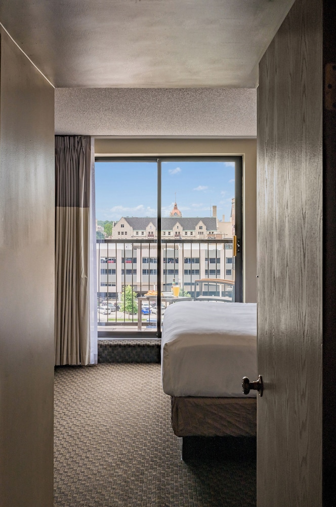 Hyatt Regency Green Bay - photo 16
