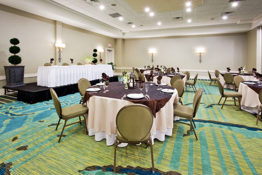 Crowne Plaza Charleston Airport Conv Ctr by IHG - photo 62