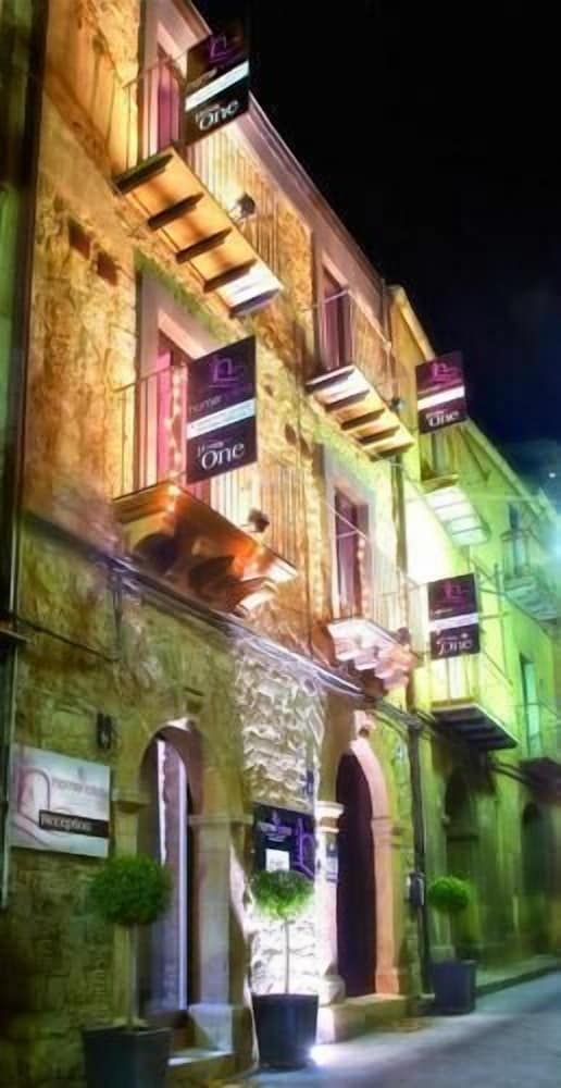 HomeHotels — 4-Star Luxury Hotel in Piazza Armerina, Italy