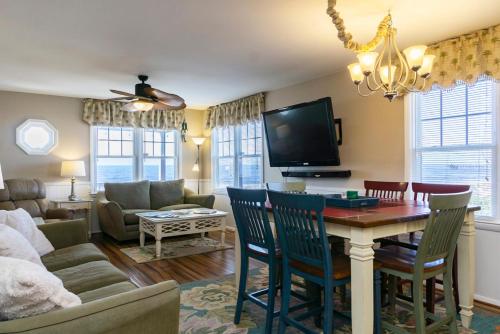 1 4 Us by Oak Island Accommodations - photo 14