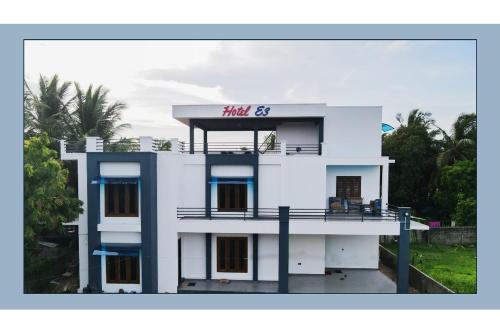 Hotel E3 - carbon neutral hotel in Unknown City