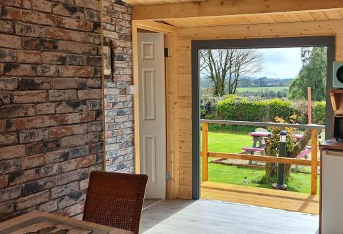 The Stunning Log House — 4-Star Luxury Hotel in Loch Garman, Republic of Ireland