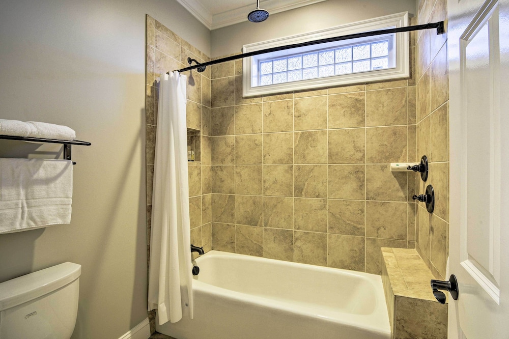 Anderson Creek Resort Condo on Golf Course with Pool - featured photo