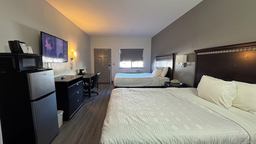 Sunbridge Inn and Suites - photo 13