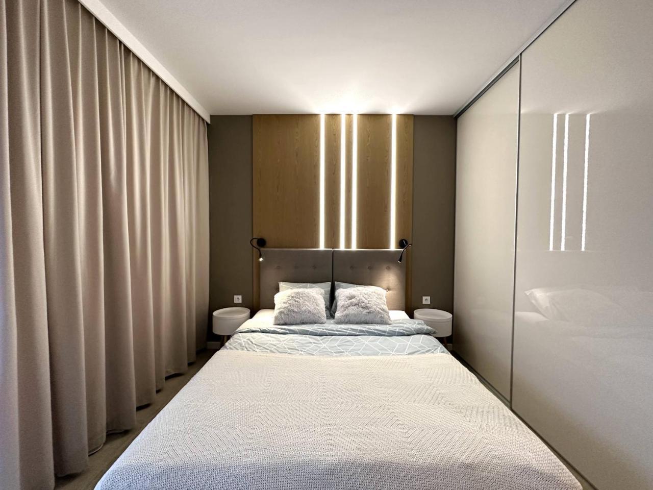Apartament Na Woli Nowe Osiedle Jana Kazimierza 32 Szybkie Wi Fi Parking — 4-Star Luxury Hotel in Warsaw, Poland