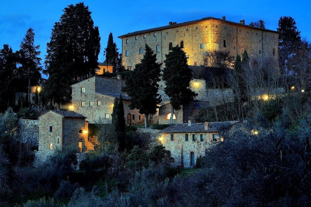 Il Castello di Bibbione — 4-Star Luxury Hotel in San Casciano In Val Di Pesa, Italy
