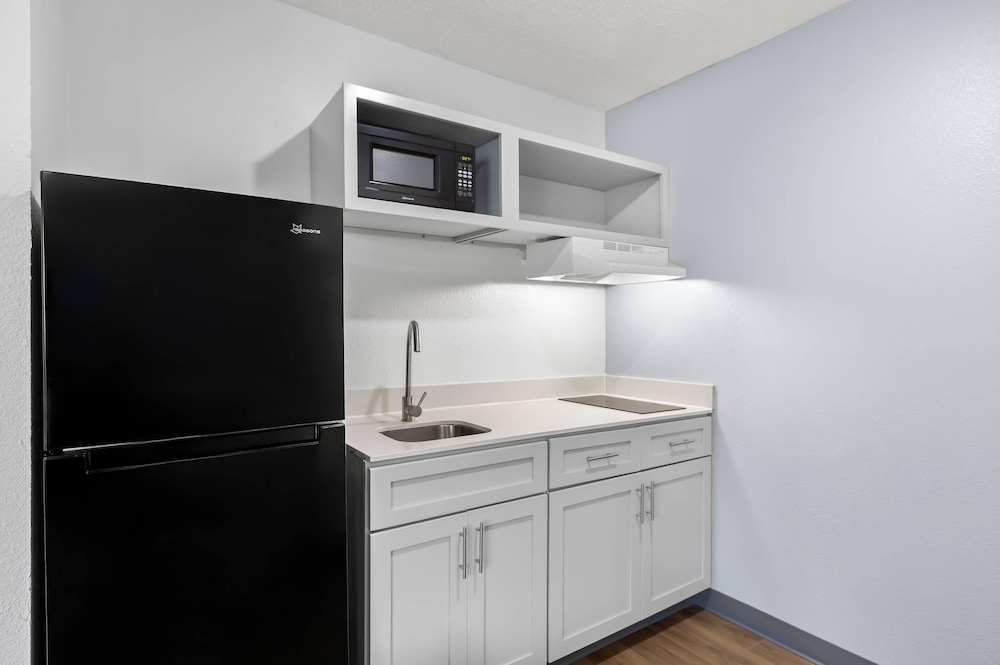 Birch Hill Suites Lakeland - photo 17