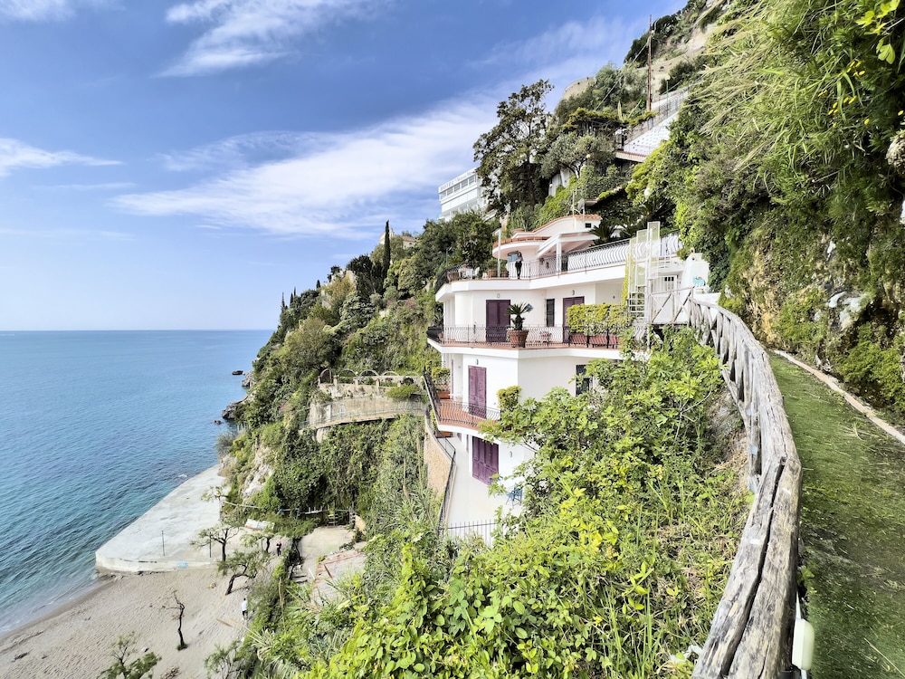 Due Relais Panoramic Sea View Suites in Vietri Sul Mare, Italy
