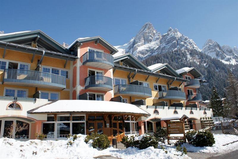 Sporting Aparthotel - carbon neutral hotel in Unknown City