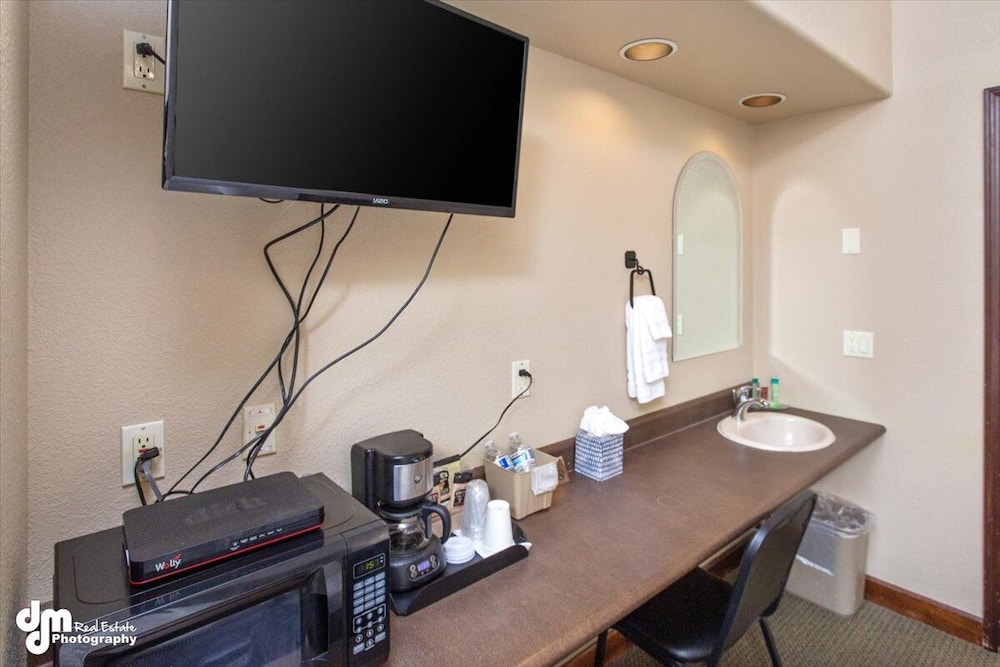 Kenai Airport Hotel - photo 41