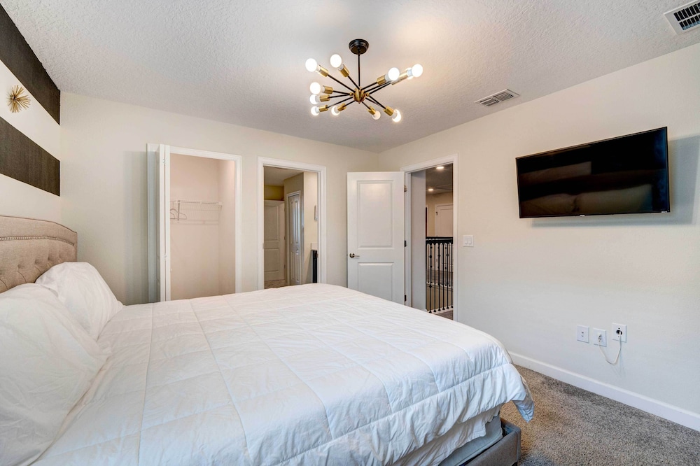 Resort Getaway w Home Theater: 7 Mi to Disney - photo 12