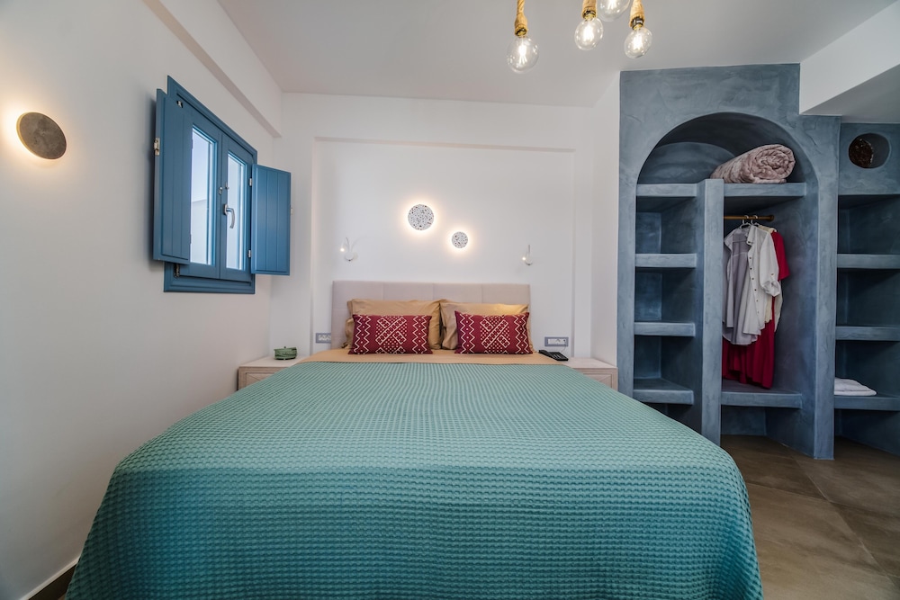 Aegean Blue Luxury Suites — Pyrgos — photo 2