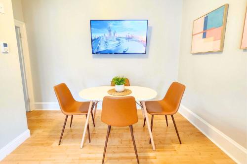 Jennifer S Cozy Tower Lookout 3br Brown U Views — Providence