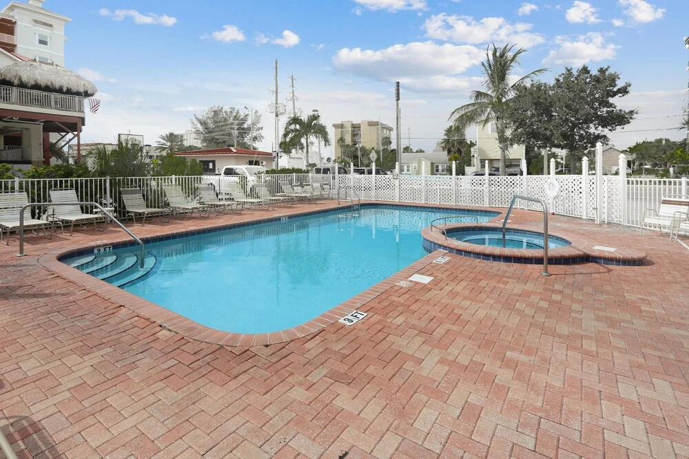 Madeira Bay Resort I 1604 Brand new With Amazing Gulf View - photo 11