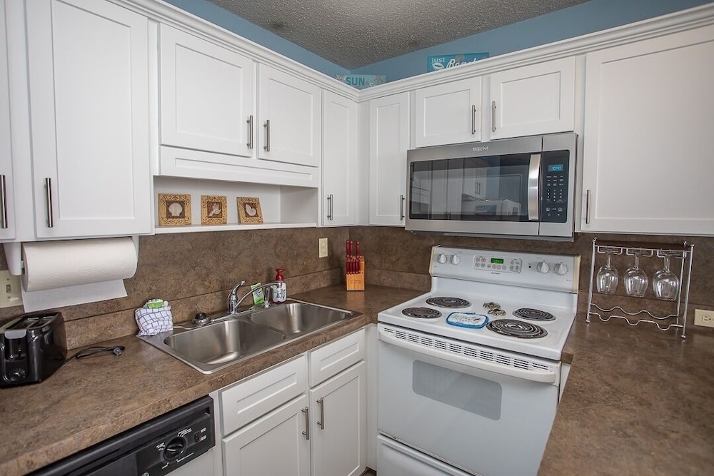 Royal Garden Resort 209 2 Bedroom Condo by RedAwning - photo 8