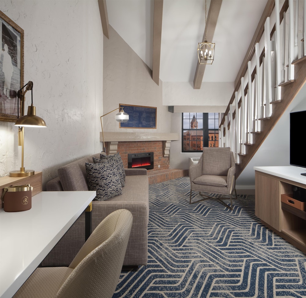 Hotel Royer Urbana Champaign Tapestry Collection by Hilton - photo 22