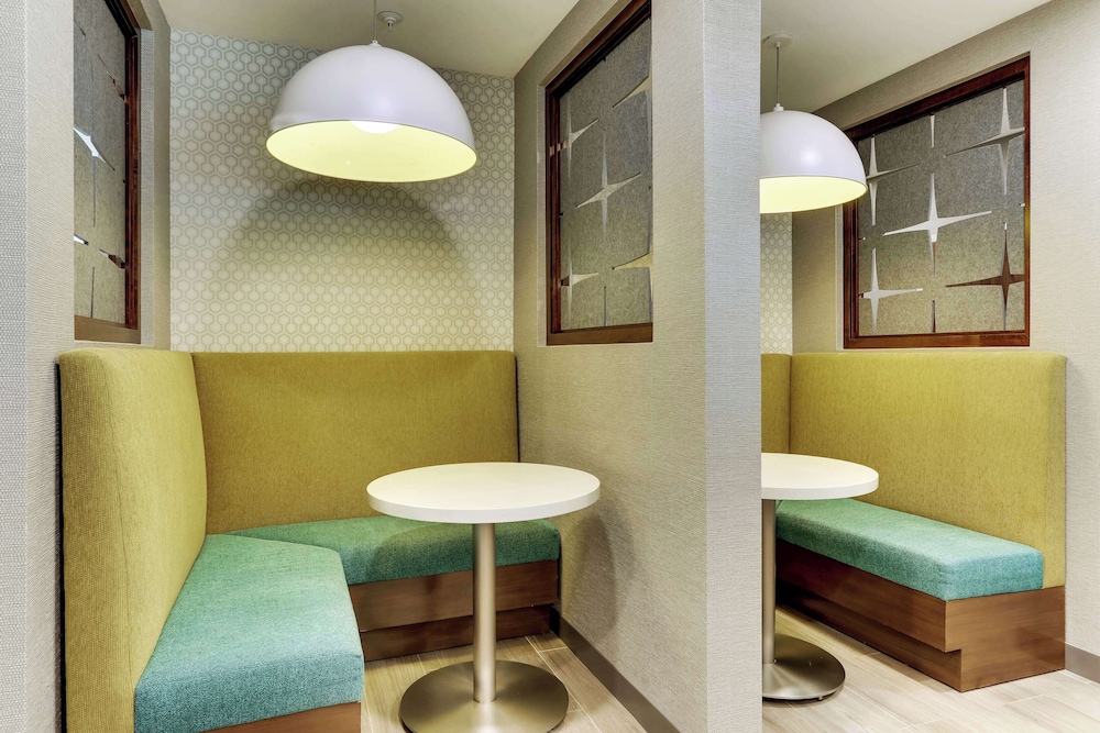 Hampton Inn Lebanon - photo 17