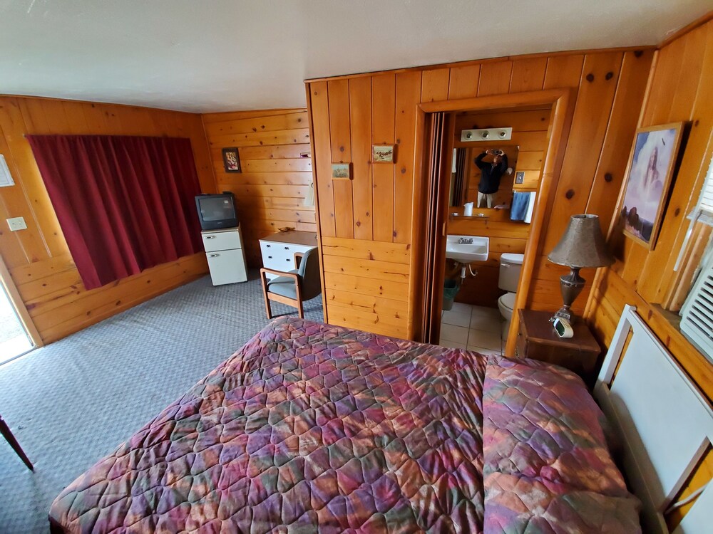 Athol Motel - photo 11