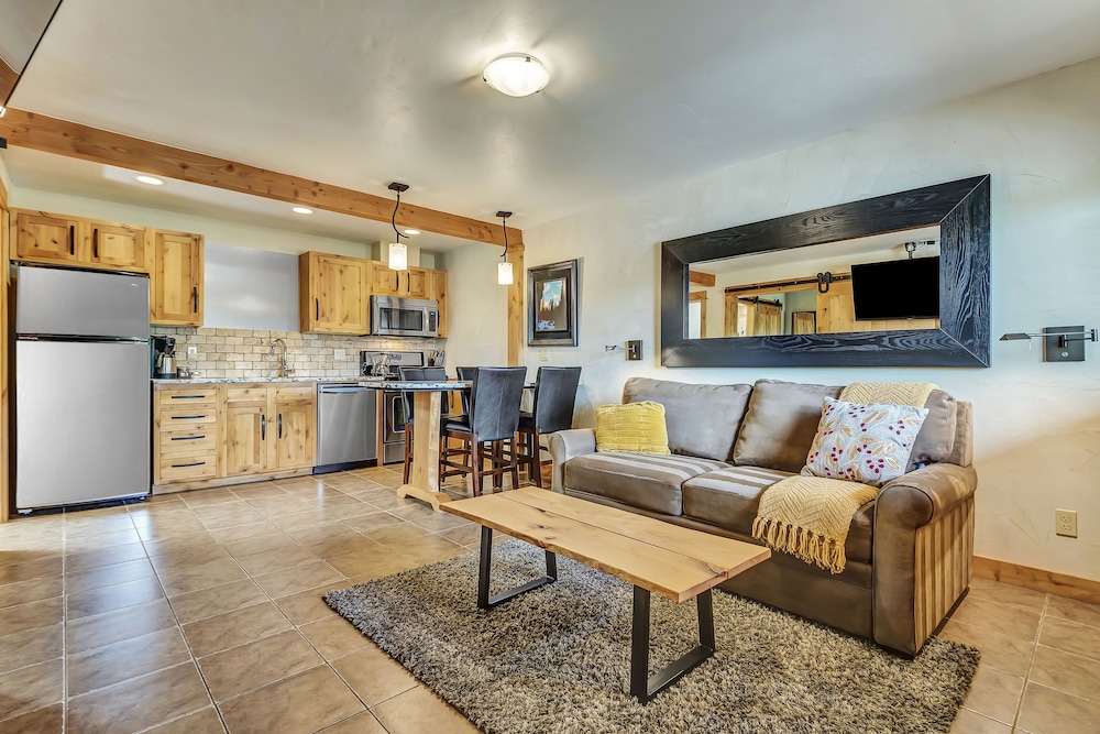 Wall Street Suites - featured photo