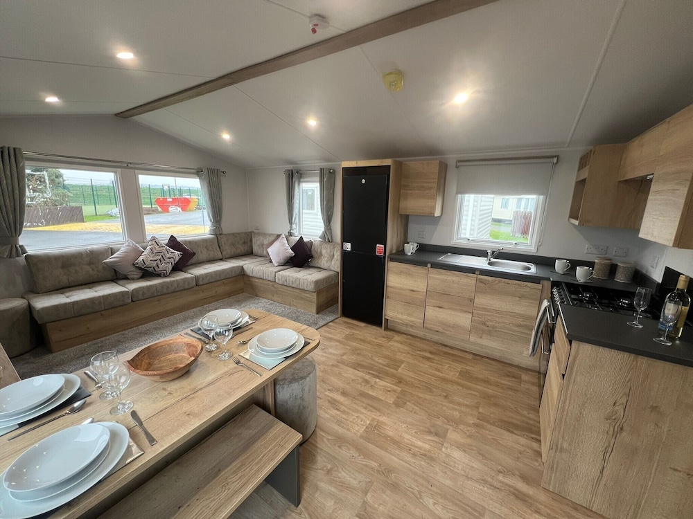 8 Guests Swimming Pool 1min to the Beach in King's Lynn, United Kingdom