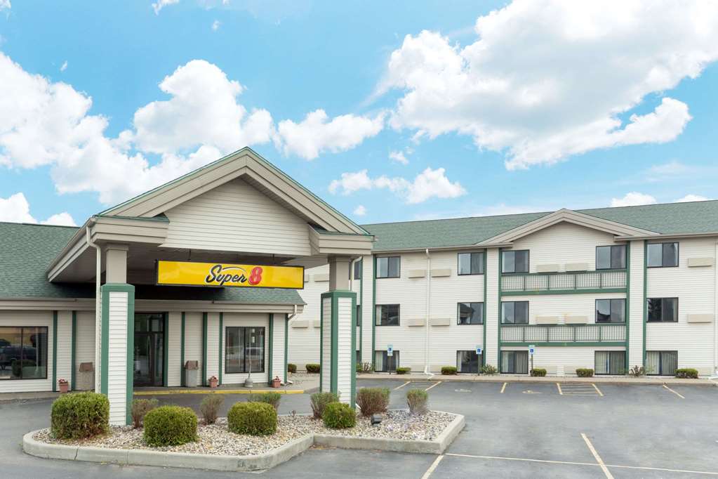 Super 8 by Wyndham Wisconsin Dells - featured photo