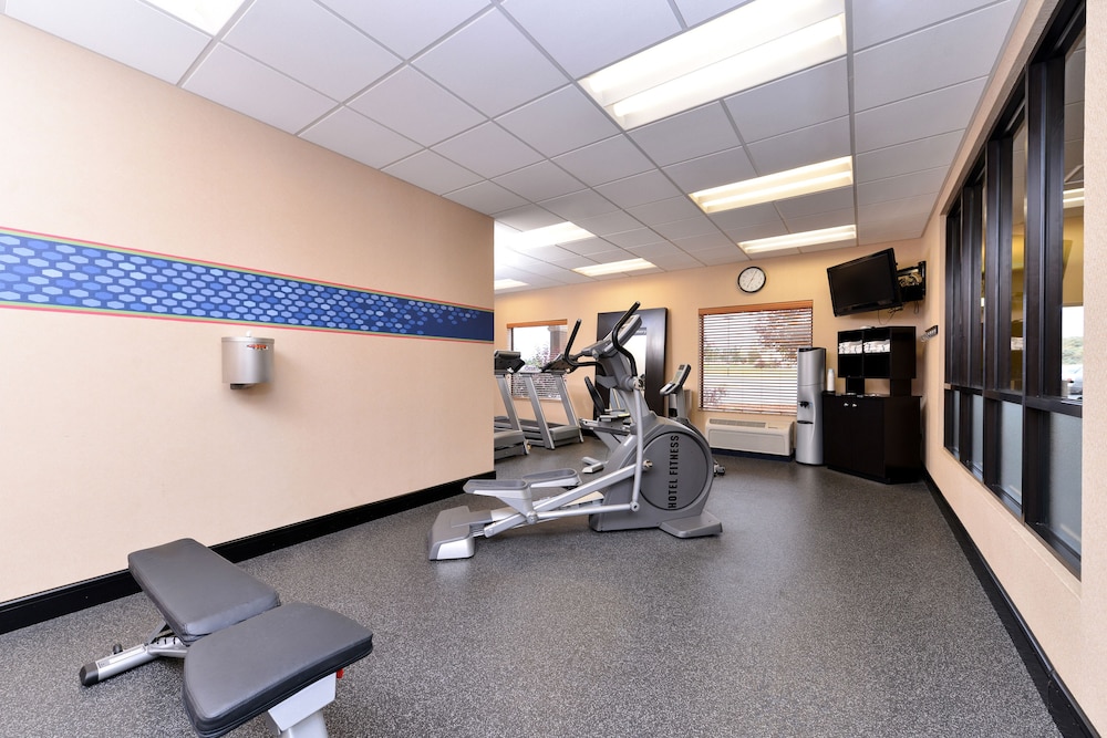 Hampton Inn Evanston - photo 28