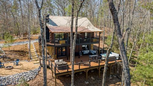 Copper Ridge Hideaway - carbon neutral hotel in Unknown City