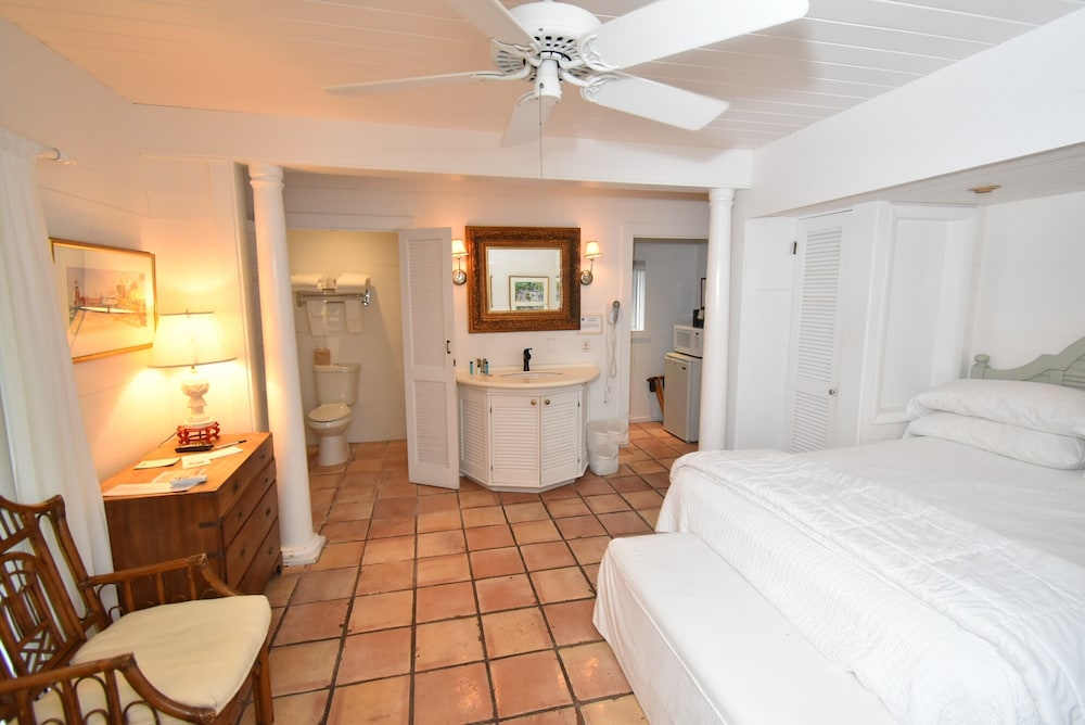 Simonton Court Historic Inn & Cottages - photo 125