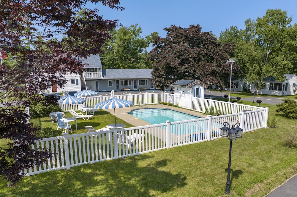 The Beaches Motel & Cottages - photo 64
