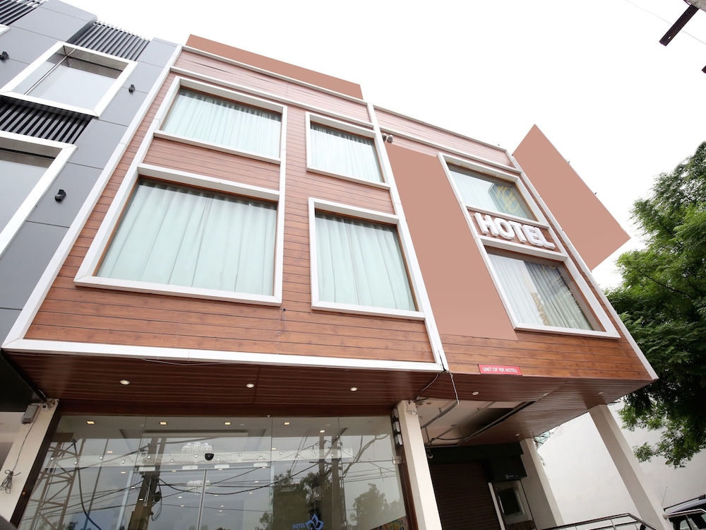 FabHotel Signia Zirakpur